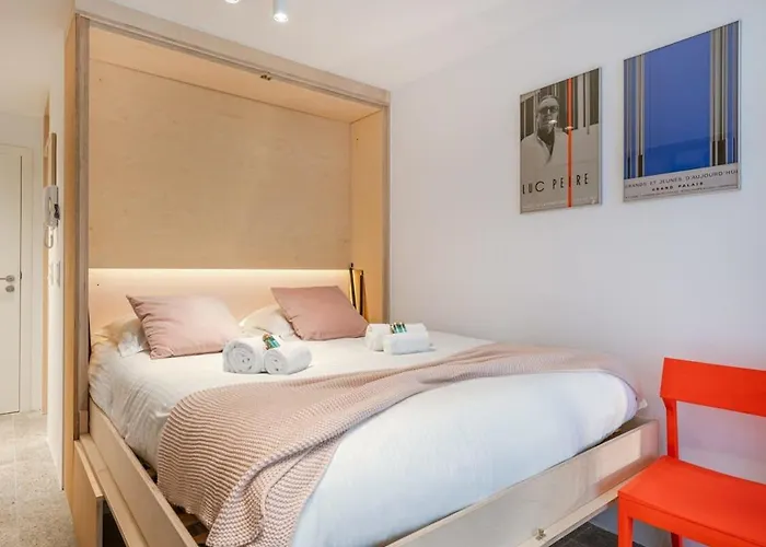 Casiola - Colorful Near The Sea *