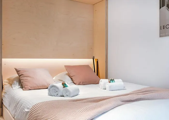 Casiola - Colorful Near The Sea